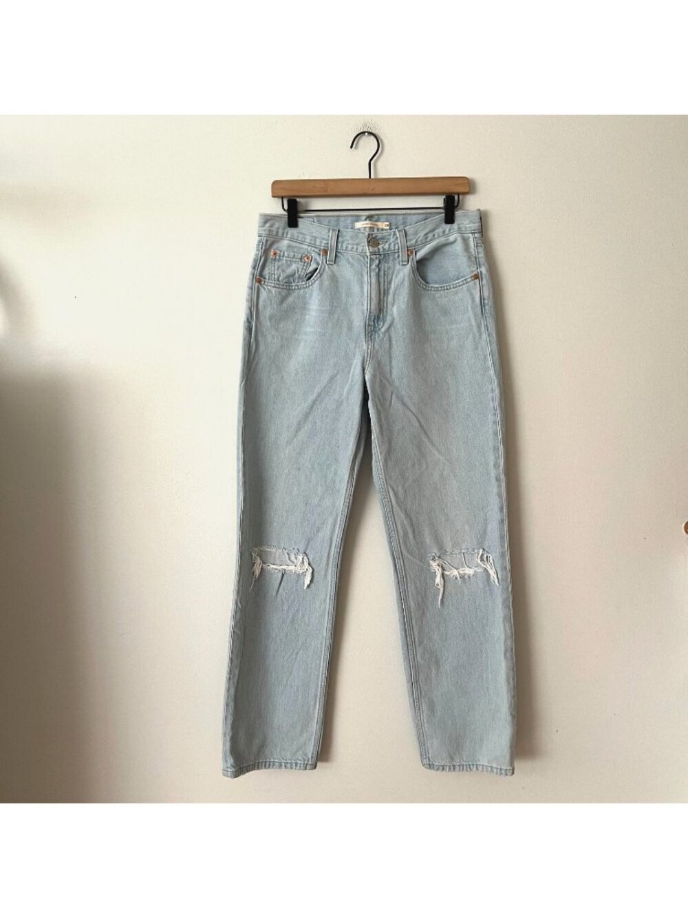 Levi's Low Pro Straight Leg Light Wash Distressed Jeans Women's Size 28